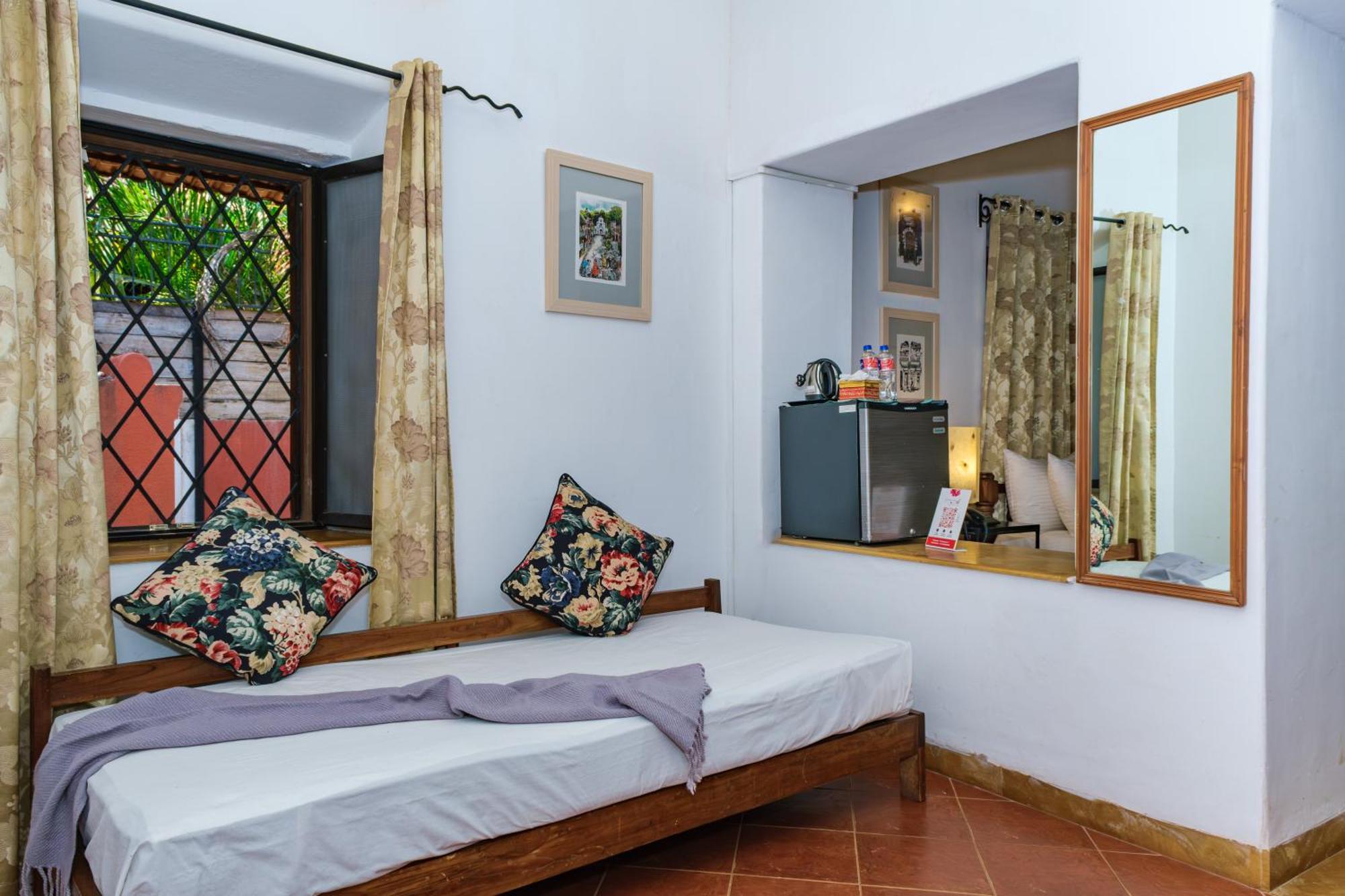 Granpa'S Inn Hotel Bougainvillea Anjuna Exterior photo